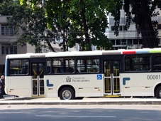 Imagem - Prefeitura usa espiãs para fiscalizar ônibus que não param para idosos