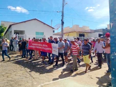 Imagem - Moradores protestam após único banco de cidade baiana anunciar fechamento