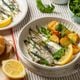Imagem - Quer comer sardinha no almoço? Veja 4 receitas práticas e saudáveis