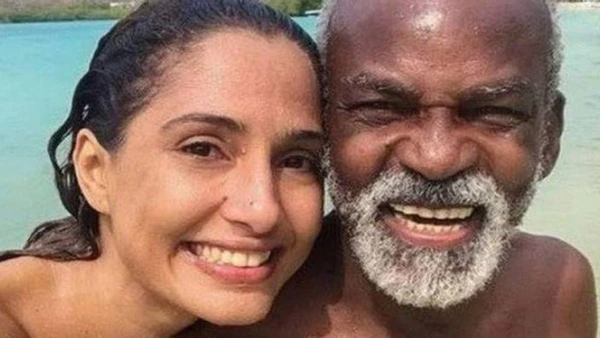 Camila Pitanga e o pai Antônio Pitanga  por Reprodução/Redes Sociais 