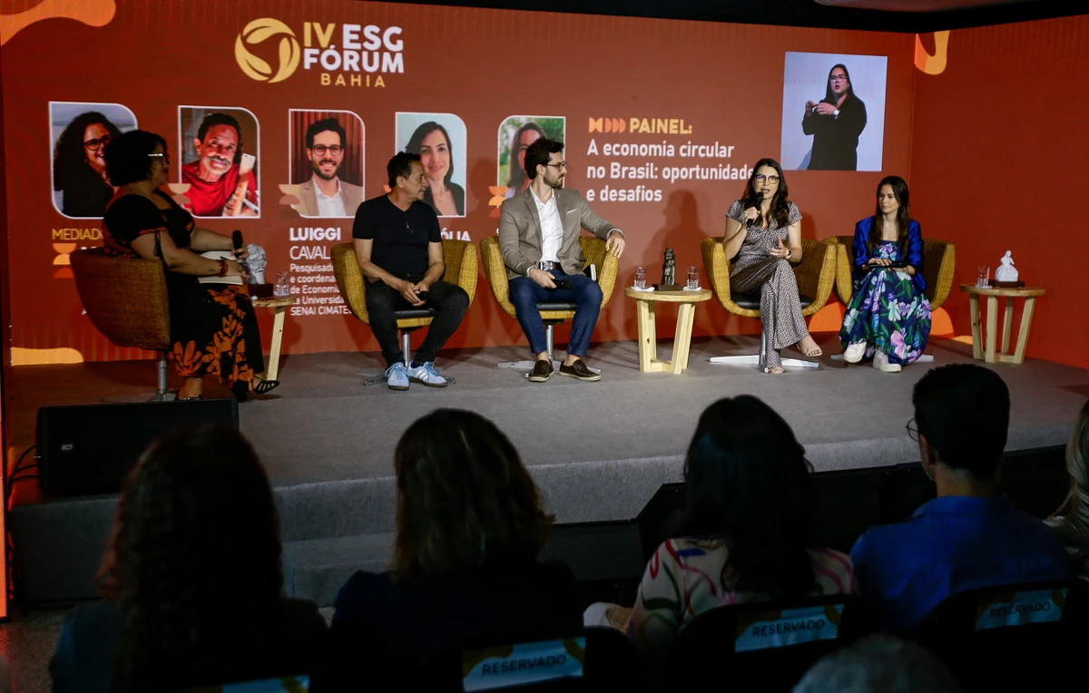 Da esquerda para a direita: Mariana, Bel Borba, Luiggi, Magnólia e Saville