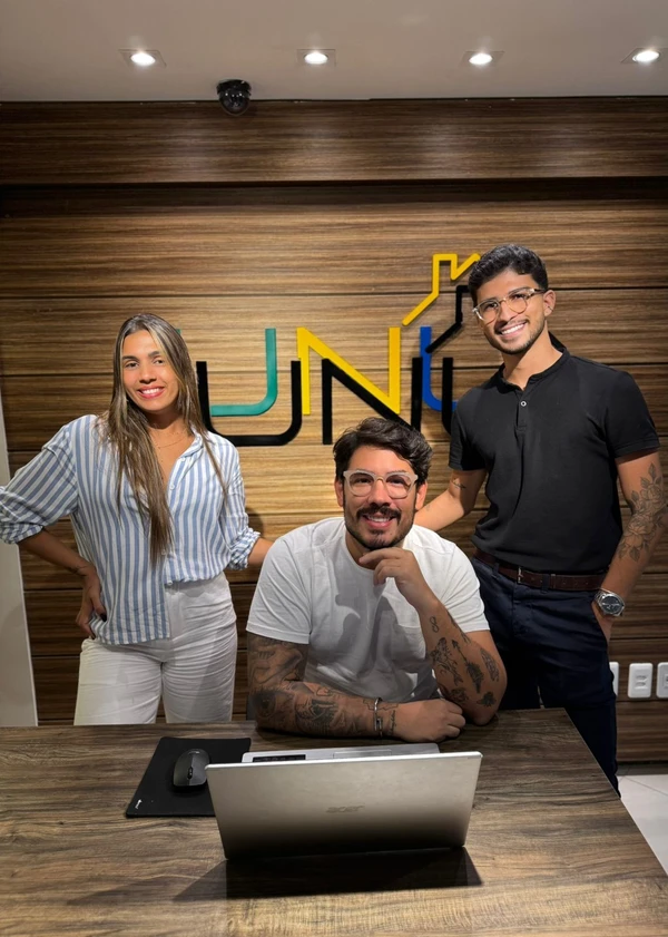 Equipe da UNU em escritório inaugurado em Ondina