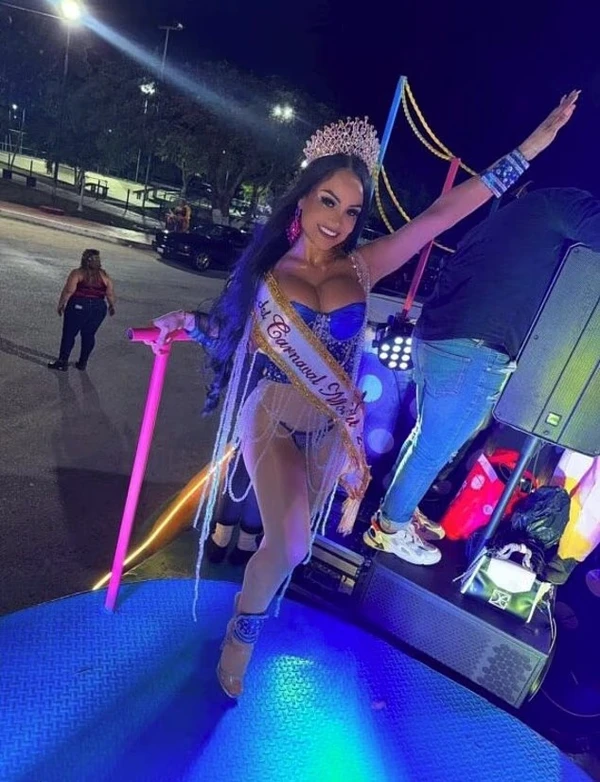 Luz María Barrera Agatón por Reprodução