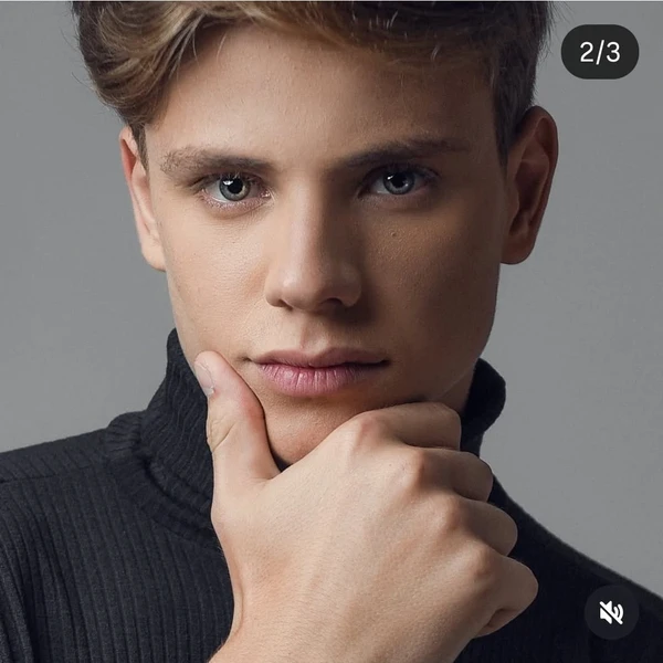 Modelo de 17 anos morre afogado durante sessão de fotos de formatura por Reprodução/Instagram