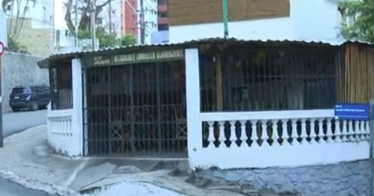 Imagem - Assalto em restaurante na Graça termina com tiroteio e suspeito agredido por moradores