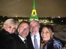 Imagem - Emmanuel Macron posta selfie com Lula e Janja em Paris