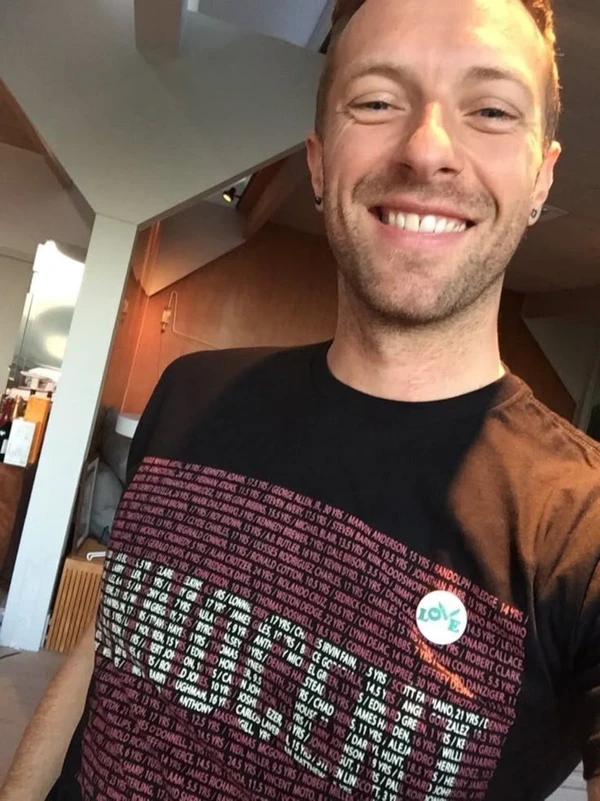 Chris Martin, vocalista do Coldplay  por Reprodução
