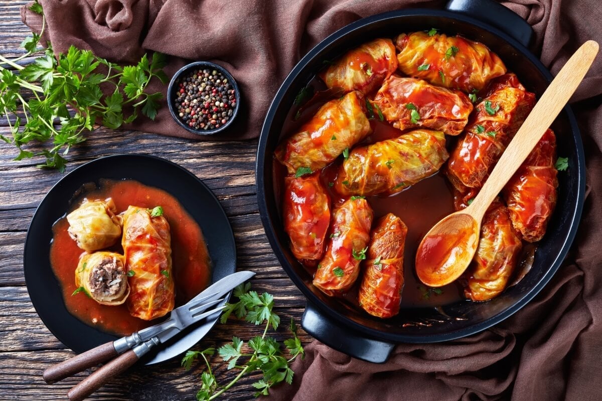 Charuto de repolho recheado com carne (Imagem: from my point of view | Shutterstock)
