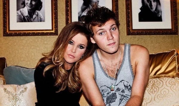Lisa Marie Presley e o filho, Benjamin
