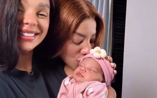 Ludmilla e Brunna Gonçalves mostraram o rosto de Zuri por Reprodução