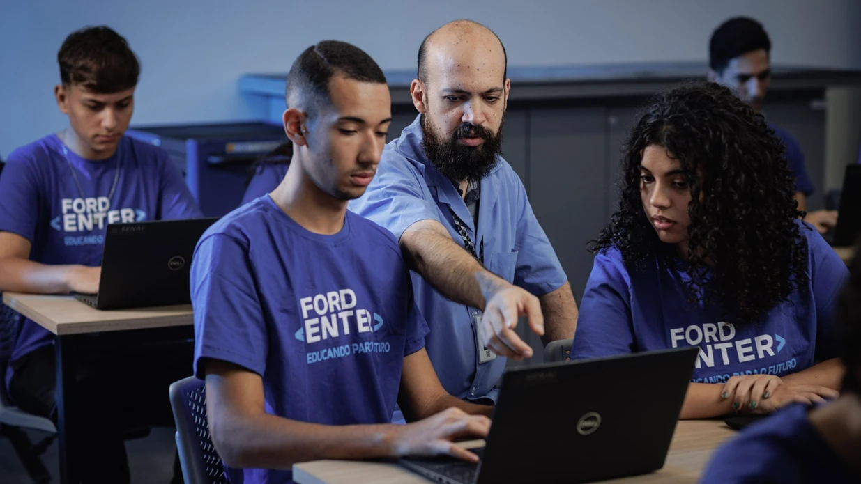 Imagem - Ford abre 70 vagas para curso gratuito de programação na Bahia