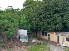 Imagem - Caminhão comprado com dinheiro da Secult-BA está há sete anos abandonado em Salvador