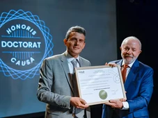 Imagem - Lula recebe título de Doutor Honoris Causa de universidade em Paris