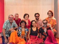 Imagem - Baile Esquema Novo e Miss Suéter se juntam em festa no Colaboraê
