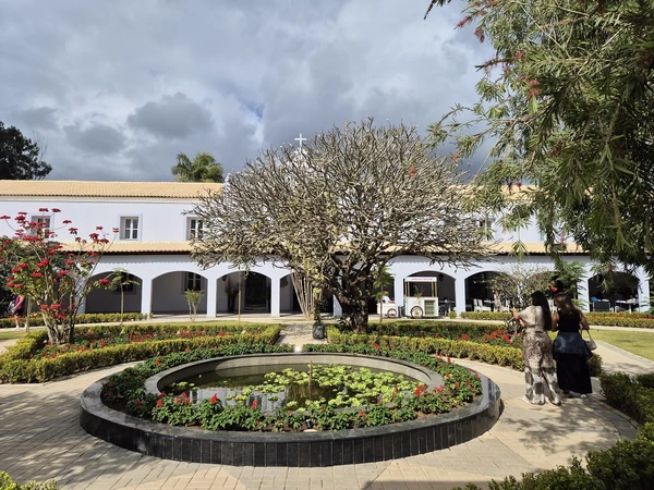 Claustro do edifício histórico do século 18 por Tharsila Prates/ CORREIO