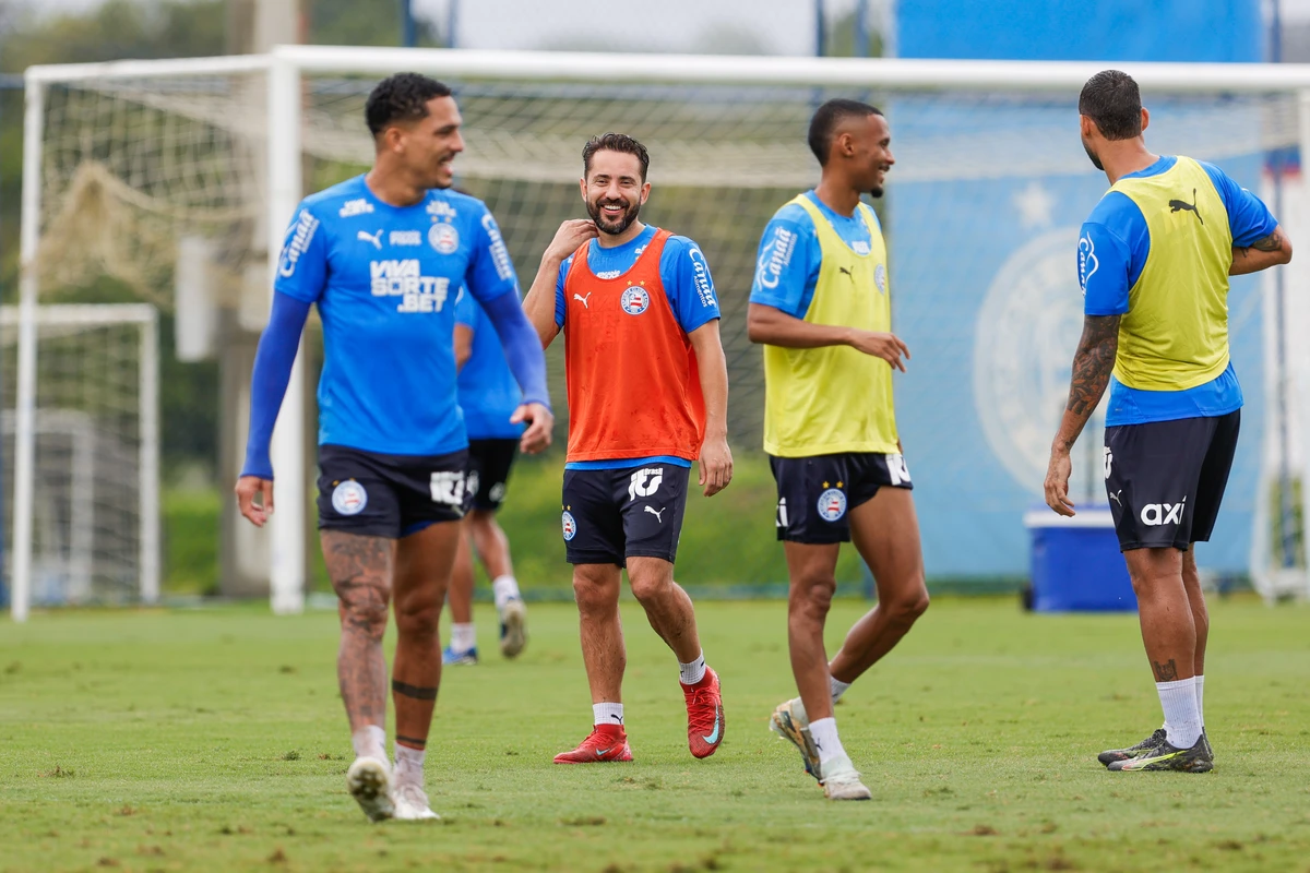 Elenco do Bahia em treino para o duelo contra o Nautico por Divulgação/EC Bahia 