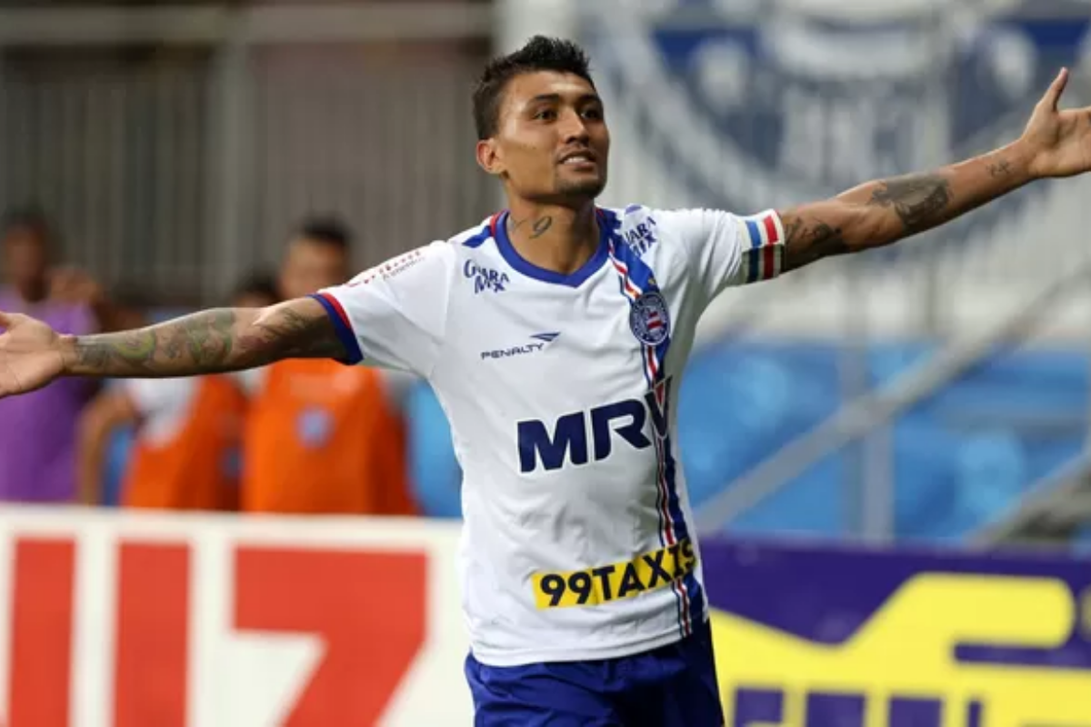 Kieza marcou 2 gols por Felipe Oliveira/EC Bahia