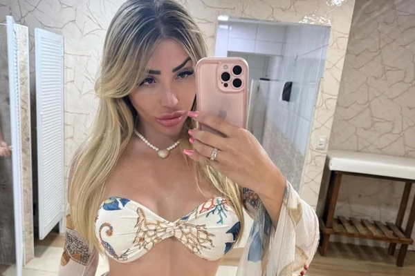 Influencer é conhecida como Gustosona nas redes sociais por Reprodução