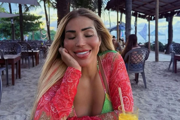 Influencer é conhecida como Gustosona nas redes sociais por Reprodução