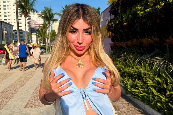Influencer é conhecida como Gustosona nas redes sociais por Reprodução