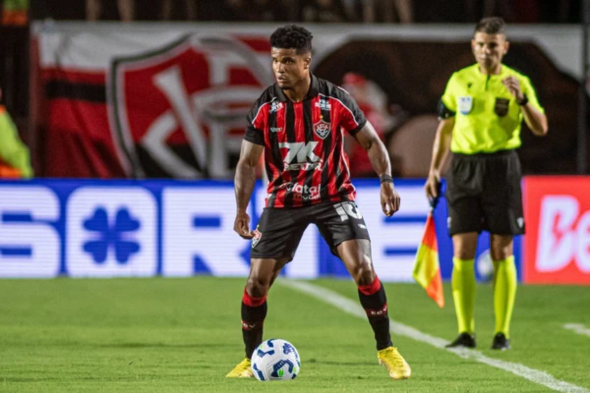 Jamerson - Desconforto no tornozelo e  Músculo posterior da coxa esquerda por Victor Ferreira/ EC Vitória