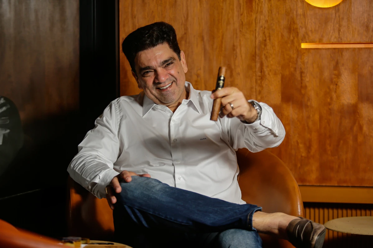 José  Antônio Martins Monteiro hoje é conhecido como Mr. Jamm, por sua marca de charutos