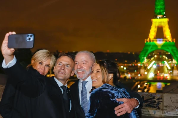 Lula e Janja com Emmanuel e Brigitte Macron na França por Ricardo Stuckert