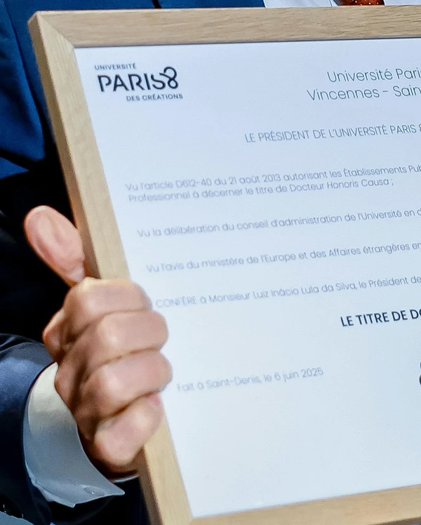 Lula recebe título de Doutor Honoris Causa da Universidade de Paris 8 por Ricardo Stuckert/PR