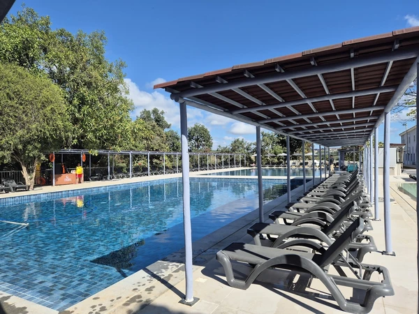 Piscina para adultos por Tharsila Prates/ CORREIO