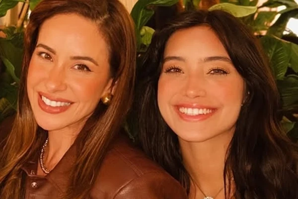 Mãe de Vanessa Lopes mostra resultado de cirurgia íntima   por Reprodução/Redes Sociais   