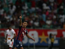 Imagem - Bahia vence Náutico de virada e avança na Copa do Nordeste como líder geral