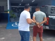 Imagem - Barbeiro é suspeito de estuprar enteado de 7 anos após morte da mãe da criança