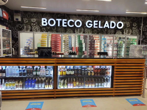 Boteco Gelado vende bebidas sem que os clientes precissem entrar no supermercado por Divulgação