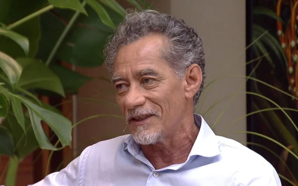 Enrique Díaz – Ator peruano que conquistou espaço no teatro e na televisão por Reprodução