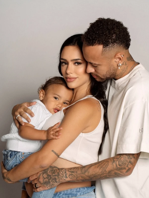 Neymar, Bruna Biancardi e Mavie por Reprodução/Instagram