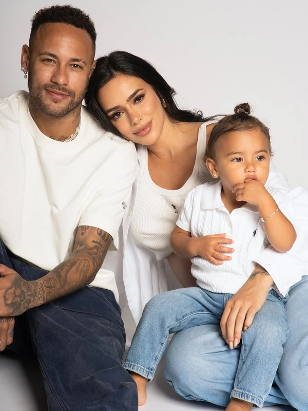 Neymar, Bruna Biancardi e Mavie por Reprodução/Instagram