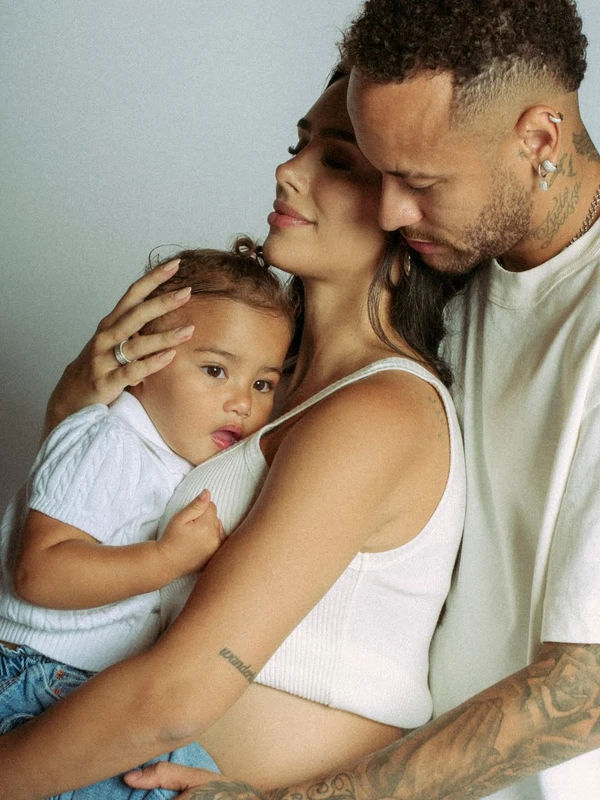 Neymar, Bruna Biancardi e Mavie por Reprodução/Instagram