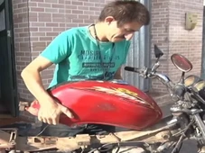 Imagem - Brasileiro analfabeto inventa moto movida a água e quer expandir tecnologia
