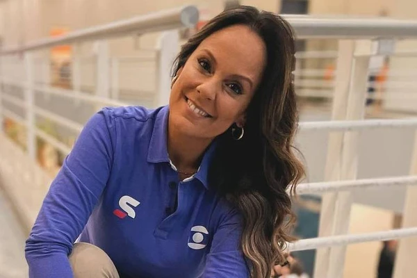 A jornalista Fabíola Andrade anunciou oficialmente sua saída da TV Globo