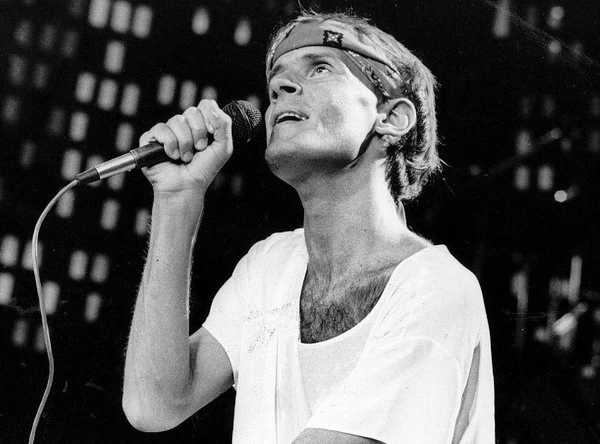 Cazuza em show no Canecão em 1988 por Reprodução   