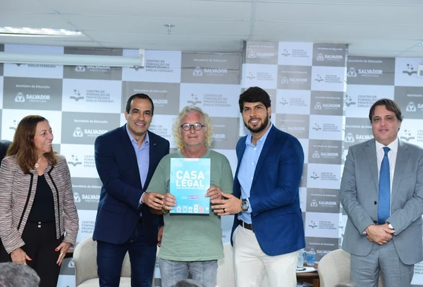 Entrega de títulos de propriedade em Salvador