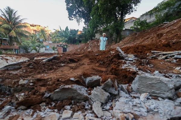 Frequentadores do Ilê Axé Oyá Onira’d, no bairro Pituaçu, em Salvador, foram surpreendidos com a demolição do terreiro por Marina Silva/CORREIO