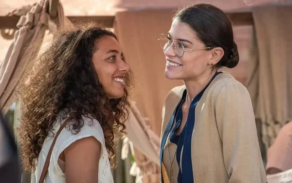 Alinne Moraes, Isadora Cruz e Alice Carvalho em cena da novela 'Guerreiros do sol'