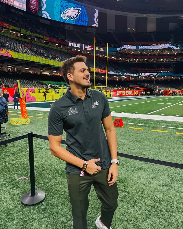 Jon Vlogs por Reprodução/Instagram