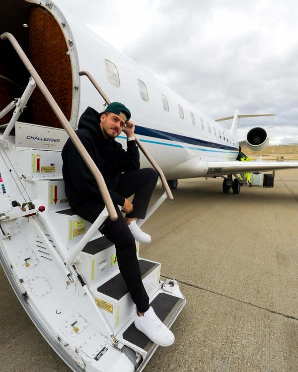 Jon Vlogs por Reprodução/Instagram