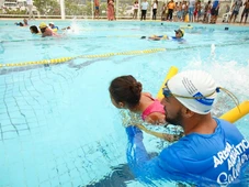 Imagem - Inscrições para aulas gratuitas de hidroginástica e natação em Salvador estão abertas