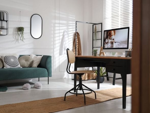 Imagem - Como integrar o home office à sala de estar: veja 4 dicas