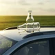 Imagem - Por que algumas pessoas colocam garrafas no teto do carro? Saiba o que significa