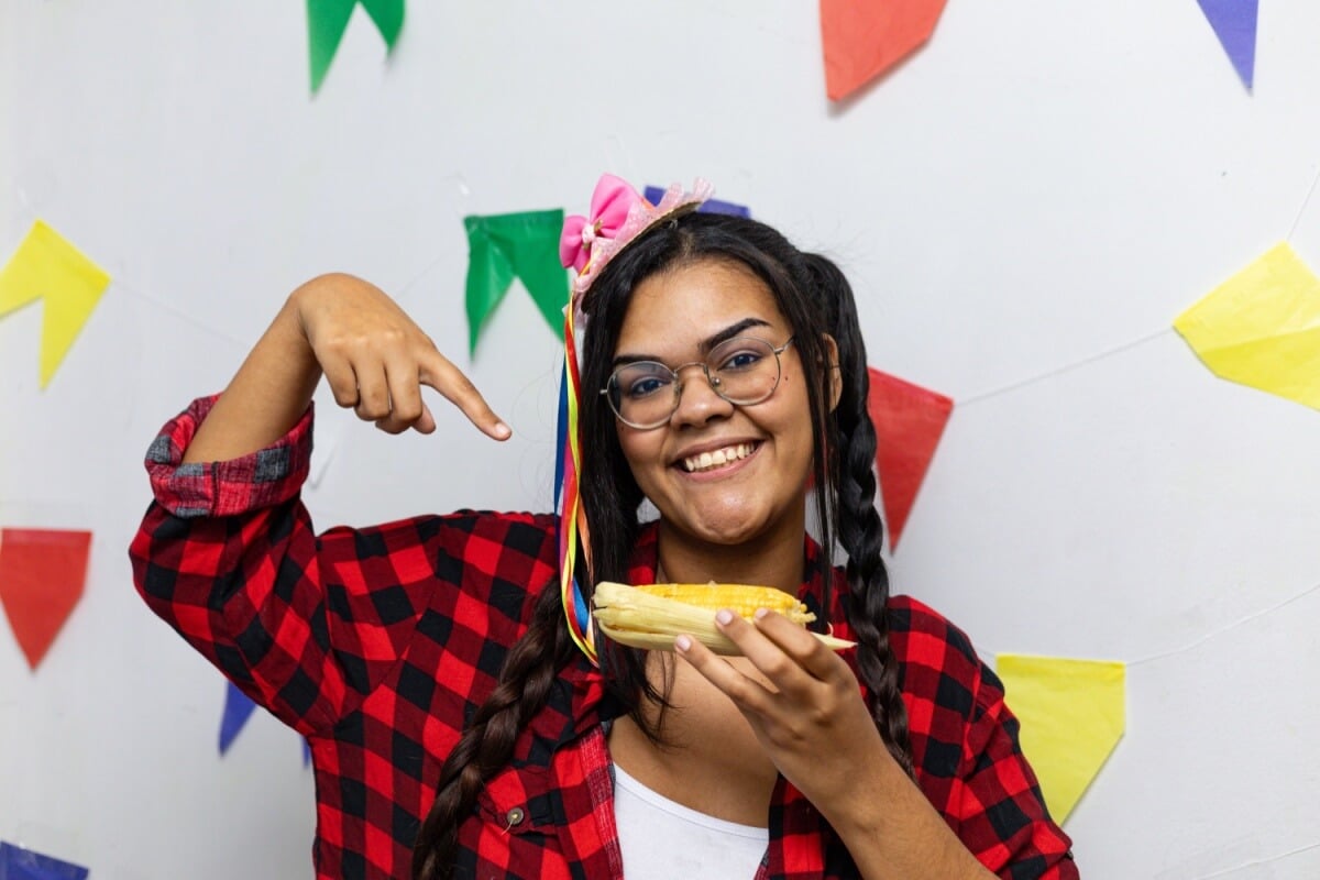 É possível fazer escolhas mais saudáveis na festa junina (Imagem: Cristian Maciel06 | Shutterstock)