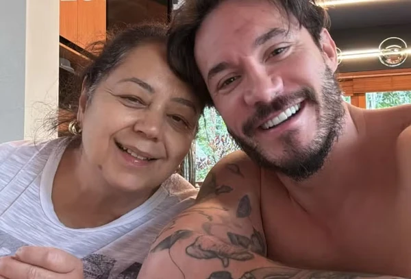 Eliezer e sua mãe por Reprodução/Redes Sociais 